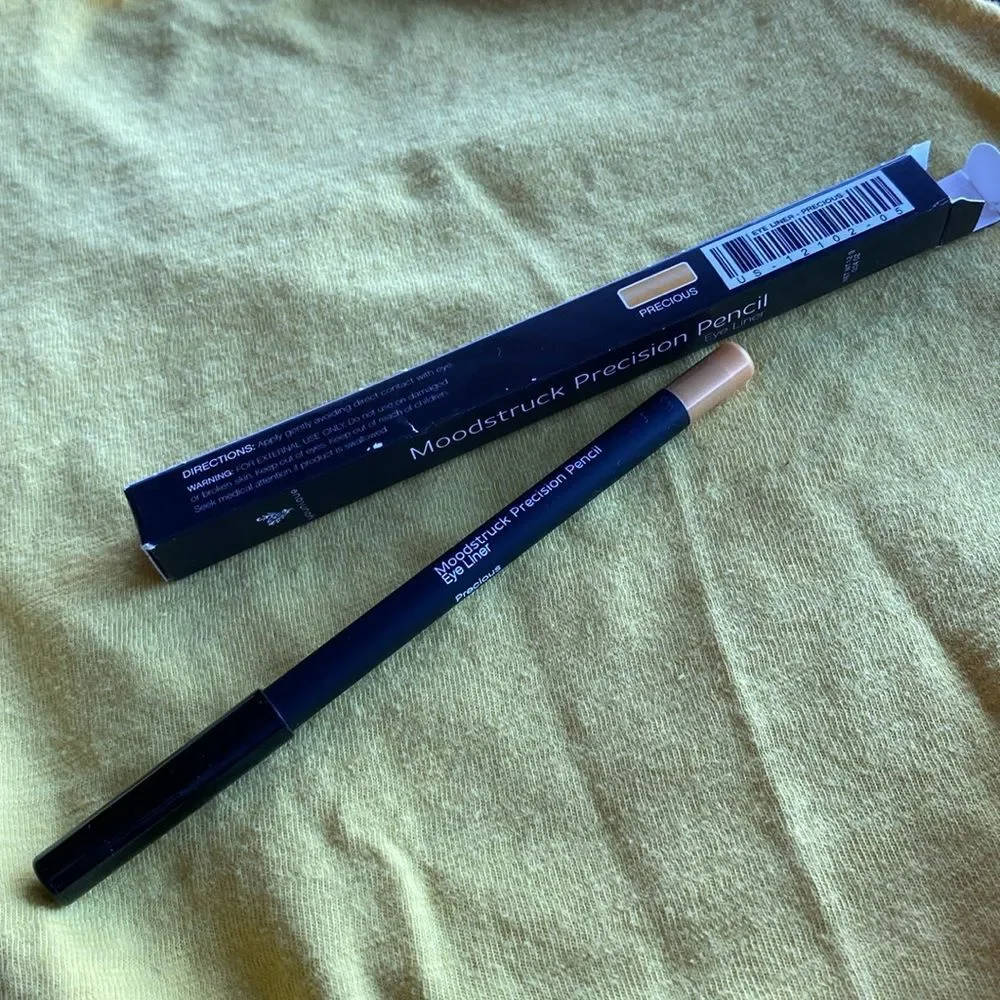 Younique Eyeliner - Precious